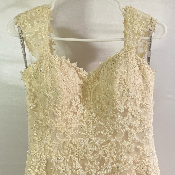 Maggie Sottero Couture Women's 8 Cream Wedding Dress - Picture 3 of 7